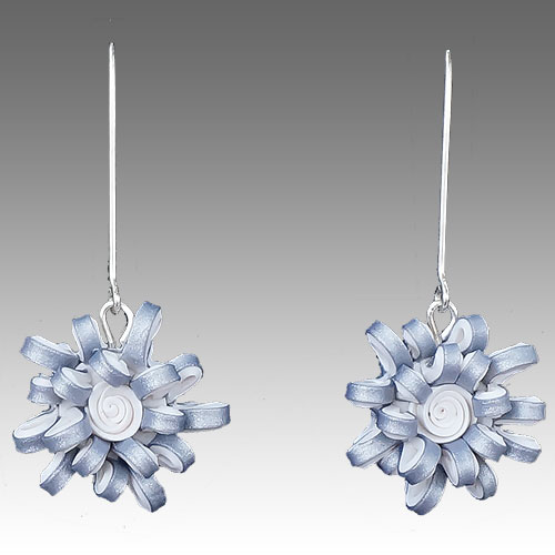 Wiwat Simplicity Loopy Flower Earrings JE1951