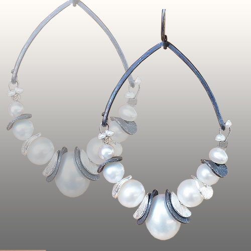 Calliope ERs Chips & Pearls Hoops JE2954