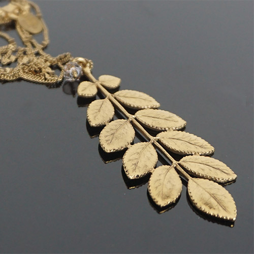 ClÃ©ment Djossou Necklace Leaves Gold JN2256