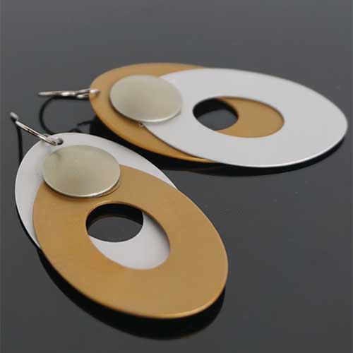 Q3 Art O'Val Earrings JE3847